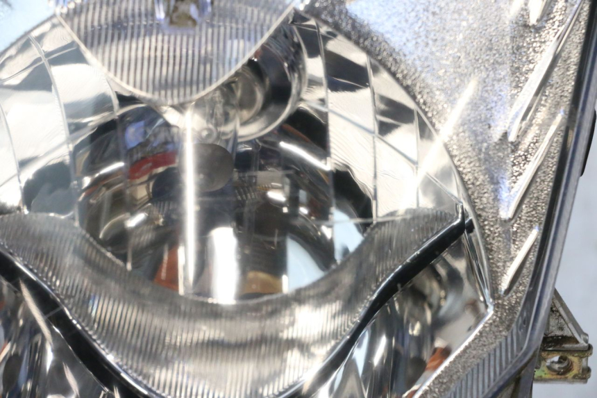 photo de VOORKOPLAMP KYMCO AGILITY 16+ 4T 50 (2018 - 2023) - Kenmerkende details