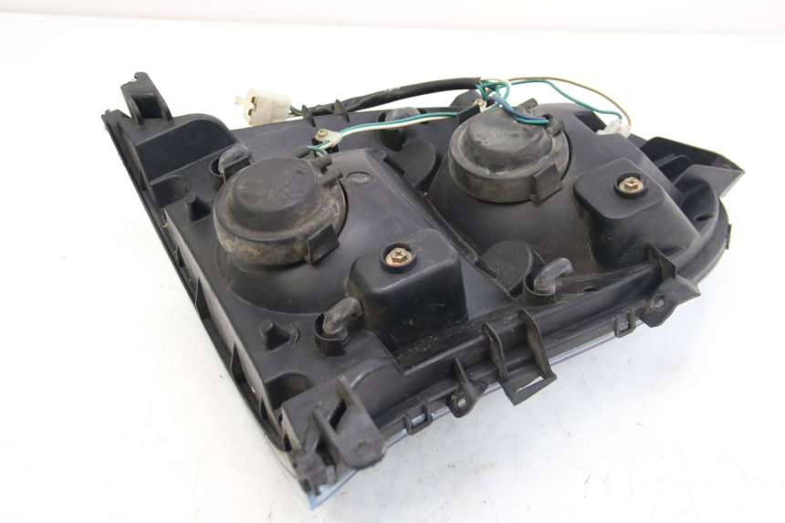 photo de VOORKOPLAMP ECCITY ARTELEC 670 1 (2013 - 2017) - Staat van het oppervlak