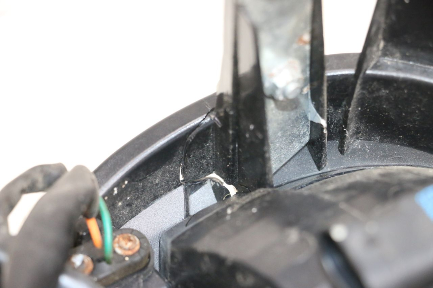 photo de VOORKOPLAMP MAG POWER BOMBERS 4T 50 (2016 - 2026) - Staat van het oppervlak