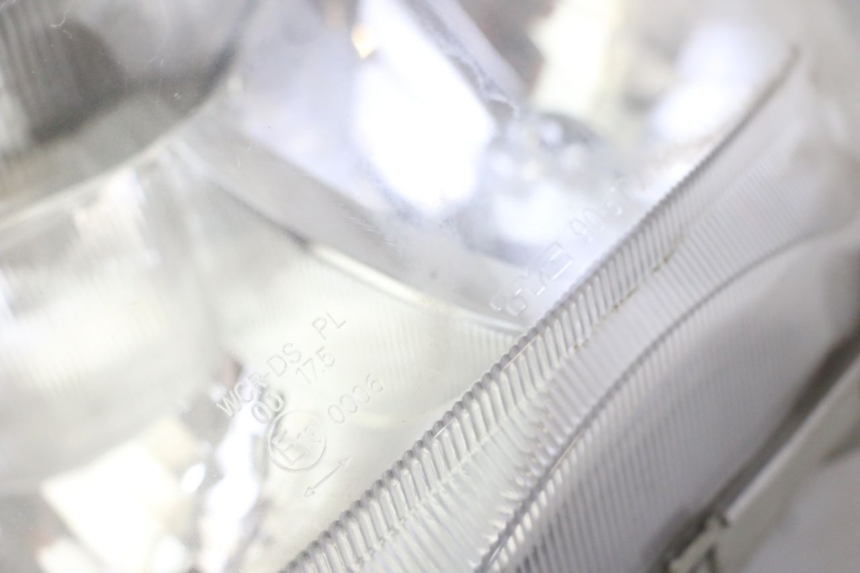 photo de VOORKOPLAMP SUZUKI BURGMAN 125 (2007 - 2014) - Andere kijkhoek