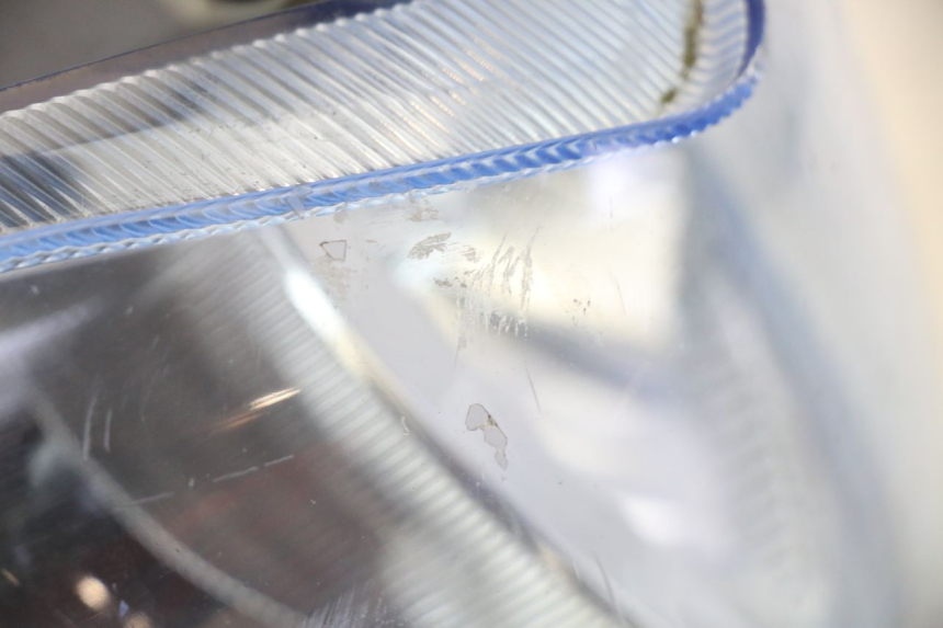 photo de VOORKOPLAMP SUZUKI BURGMAN 125 (2007 - 2014) - Zoom op gebruiksstaat