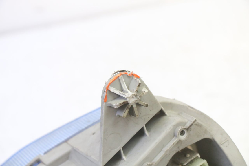 photo de VOORKOPLAMP SUZUKI BURGMAN 125 (2007 - 2014) - Staat van het oppervlak