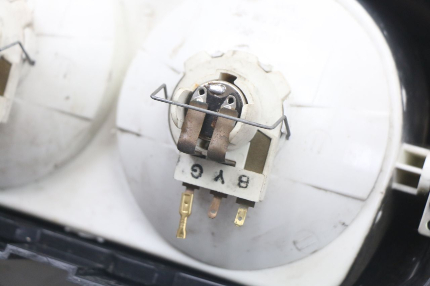 photo de VOORKOPLAMP YAMAHA BW'S 50 (2004 - 2017) - Staat van het oppervlak