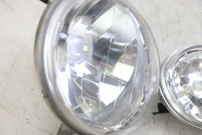 photo de VOORKOPLAMP YAMAHA BW'S BWS 125 (2010 - 2013) - Bevestigingspunten