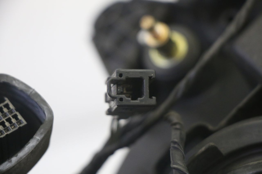 photo de VOORKOPLAMP SUZUKI DL V STROM 1000 (2002 - 2007) - Kenmerkende details