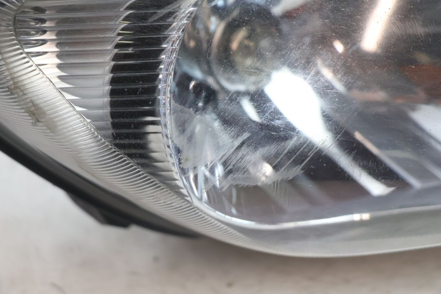 photo de RECHTS VOORKOPLAMP SUZUKI BURGMAN EXECUTIVE ABS 650 (2006 - 2012) - Detail van het onderdeel