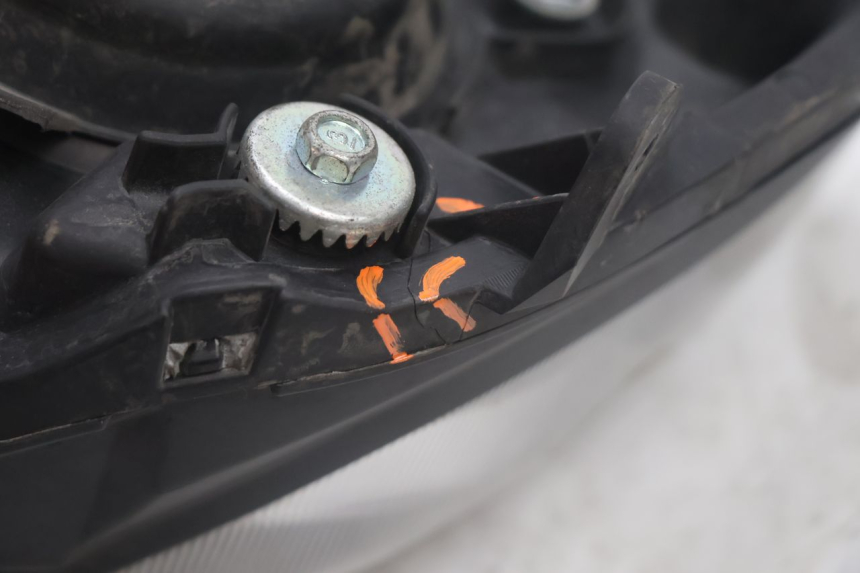 photo de RECHTS VOORKOPLAMP SUZUKI BURGMAN EXECUTIVE ABS 650 (2006 - 2012) - Zoom op componenten