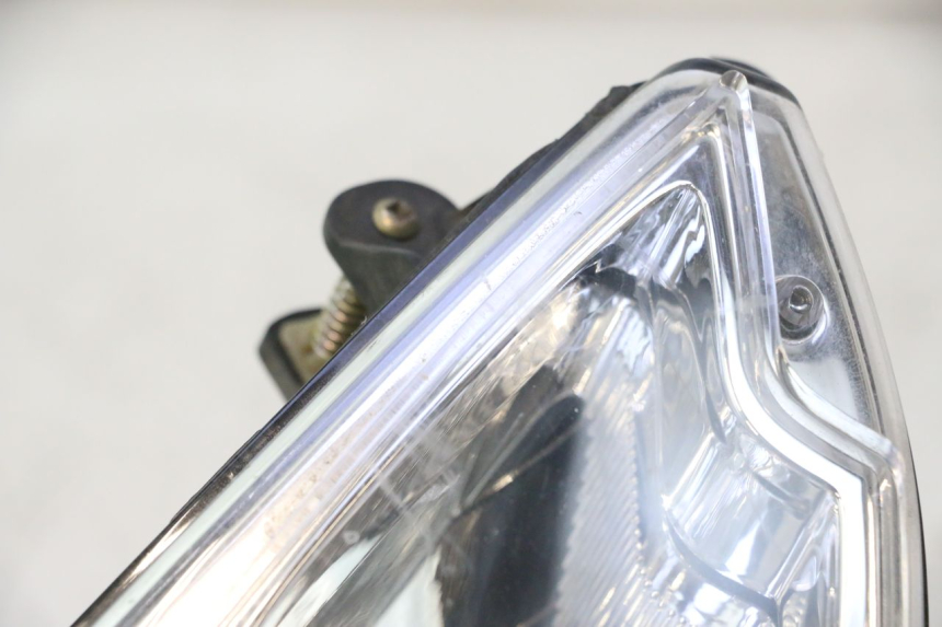 photo de RECHTS VOORKOPLAMP PEUGEOT CITYSTAR 2T 50 (2018 - 2021) - Markeringen en referenties
