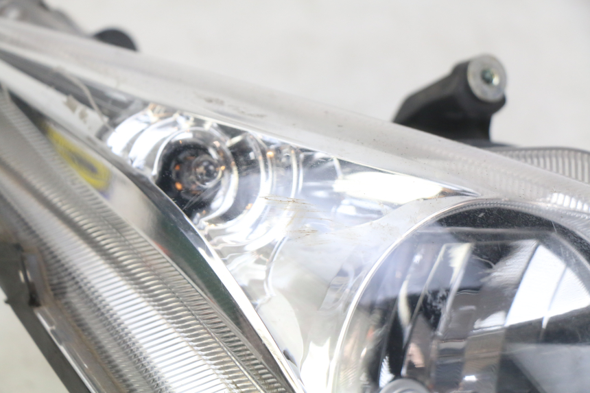 photo de RECHTS VOORKOPLAMP HONDA FJS SILVERWING SILVER WING 400 (2009 - 2016) - Staat van het oppervlak