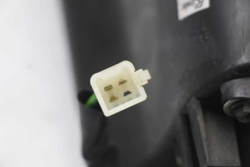 photo de RECHTS VOORKOPLAMP PEUGEOT GEOPOLIS RS 125 (2007 - 2009) - Bevestigingspunten