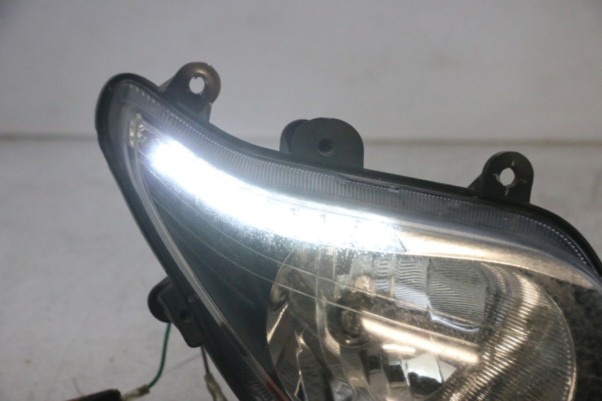 photo de RECHTS VOORKOPLAMP SYM GTS EVO 125 (2009 - 2013) - Kenmerkende details