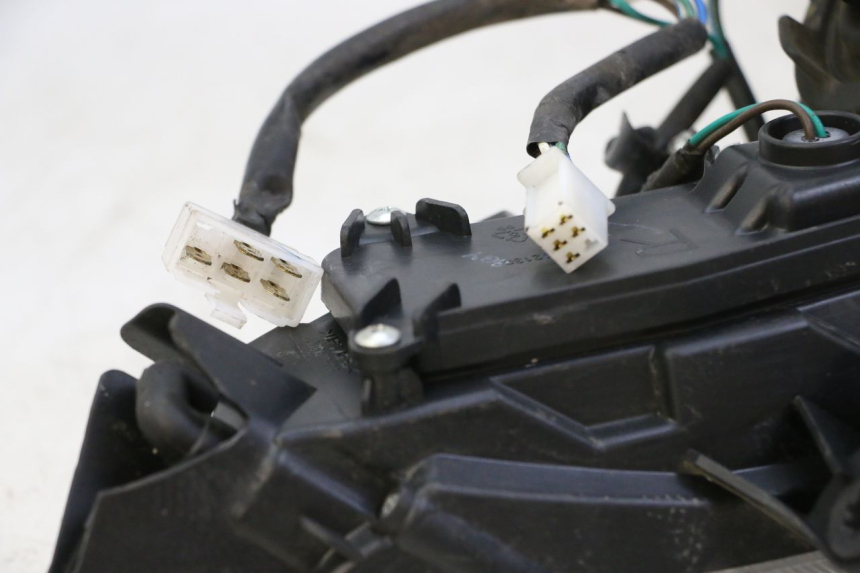 photo de RECHTS VOORKOPLAMP SYM JOYMAX 125 (2010 - 2017) - Detail van het onderdeel