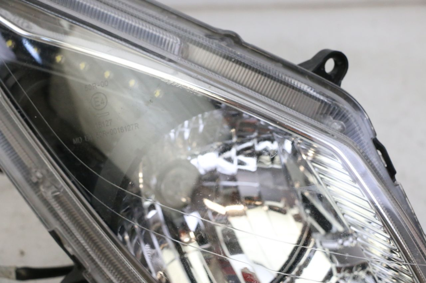 photo de RECHTS VOORKOPLAMP SYM JOYMAX 125 (2010 - 2017) - Detailaanzicht