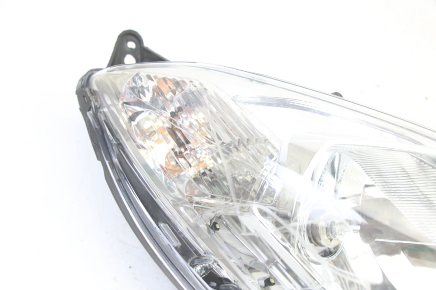 photo de RECHTS VOORKOPLAMP PEUGEOT SATELIS 125 (2013 - 2018) - Detail van het onderdeel