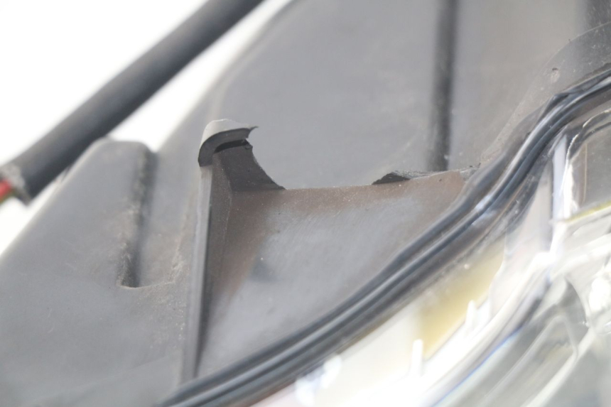 photo de RECHTS VOORKOPLAMP PEUGEOT SATELIS 300 (2012 - 2015) - Markeringen en referenties