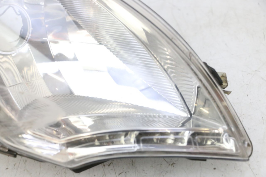 photo de RECHTS VOORKOPLAMP PEUGEOT SATELIS 125 (2013 - 2018) - Kenmerkende details