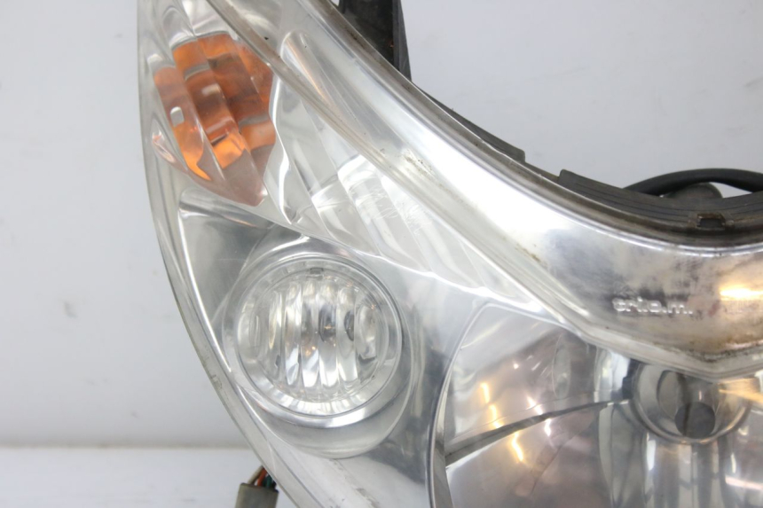 photo de VOORKOPLAMP PEUGEOT ELYSTAR 50 (2002 - 2014) - Focus op structuur