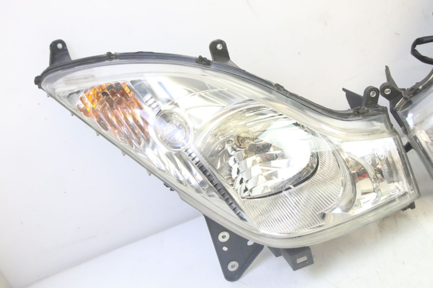 photo de VOORKOPLAMP HONDA FES S-WING SWING ABS 125 (2007 - 2015) - Detail van het onderdeel