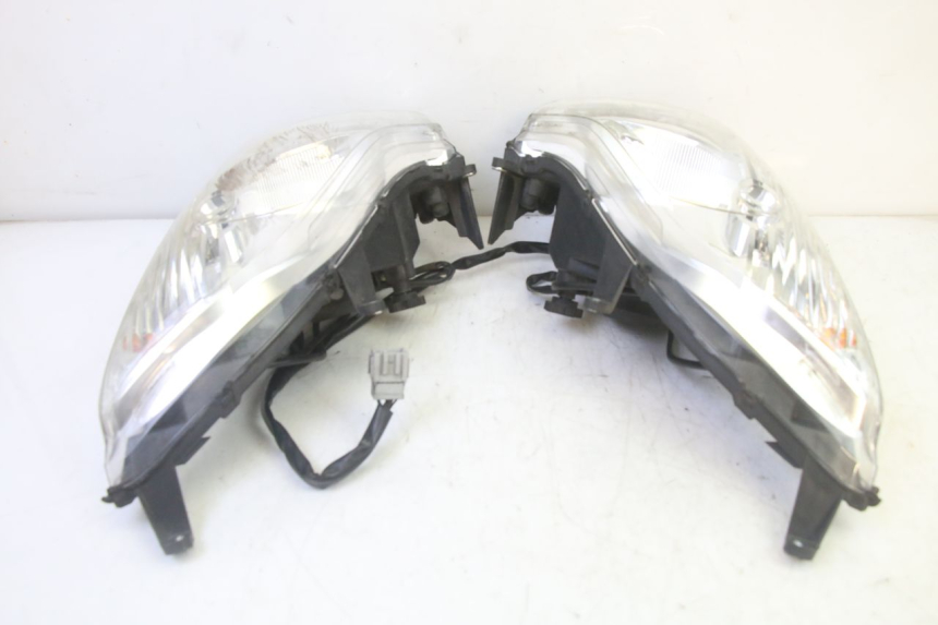 photo de VOORKOPLAMP HONDA FES S-WING SWING ABS 125 (2007 - 2015) - Overzicht
