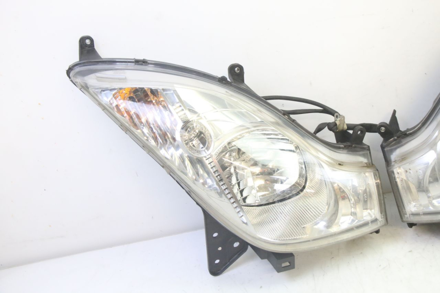 photo de VOORKOPLAMP HONDA FES S-WING SWING ABS 125 (2007 - 2015) - Zoom op gebruiksstaat
