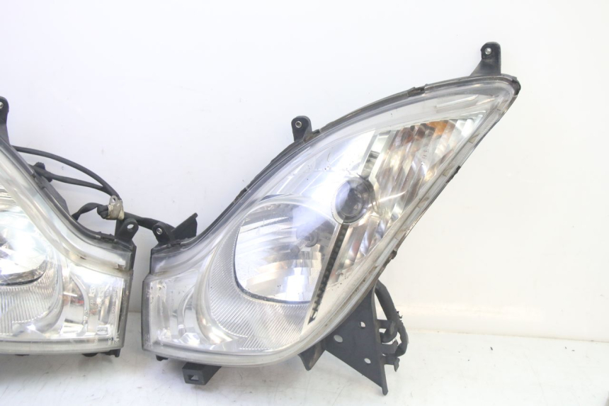 photo de VOORKOPLAMP HONDA FES S-WING SWING ABS 125 (2007 - 2015) - Andere kijkhoek