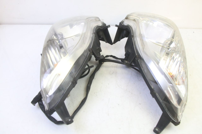 photo de VOORKOPLAMP HONDA FES S-WING SWING ABS 125 (2007 - 2015) - Overzicht