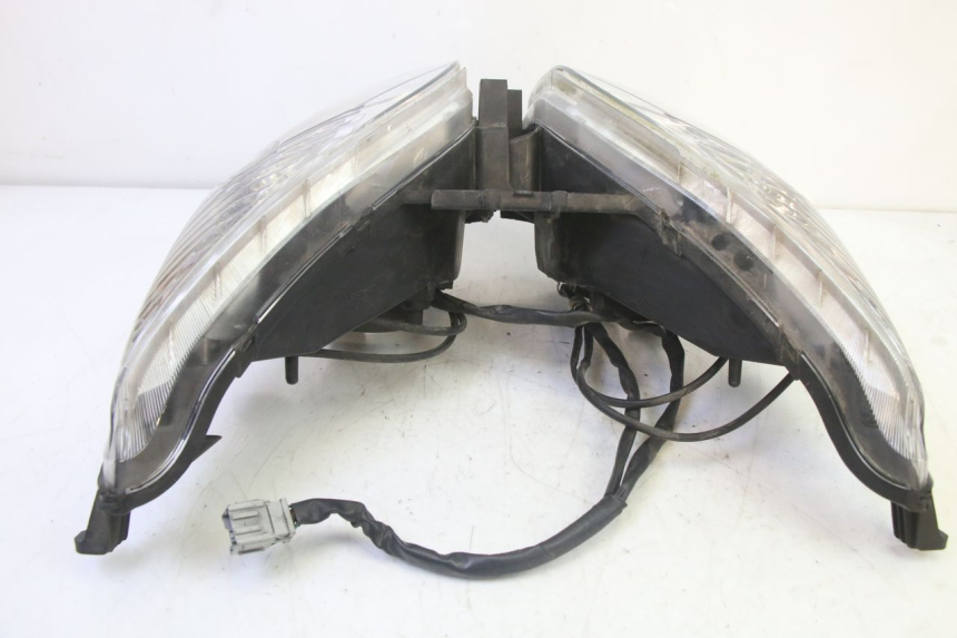 photo de VOORKOPLAMP HONDA FES S-WING SWING ABS 125 (2007 - 2015) - Technische close-up