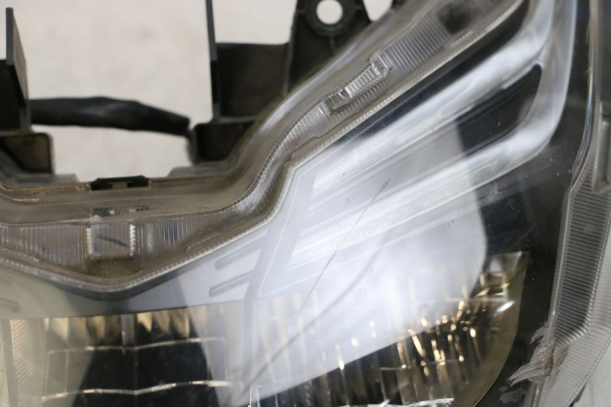 photo de KOPLAMP VOORZIJDE HONDA FORZA 125 (2015 - 2016) - Technische close-up