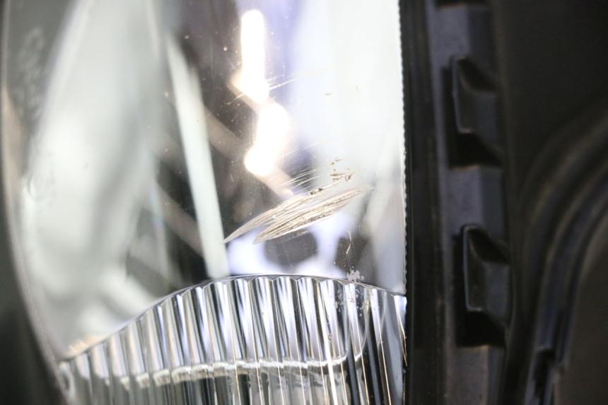 photo de VOORKOPLAMP YAMAHA FZ8 800 (2010 - 2016) - Kenmerkende details