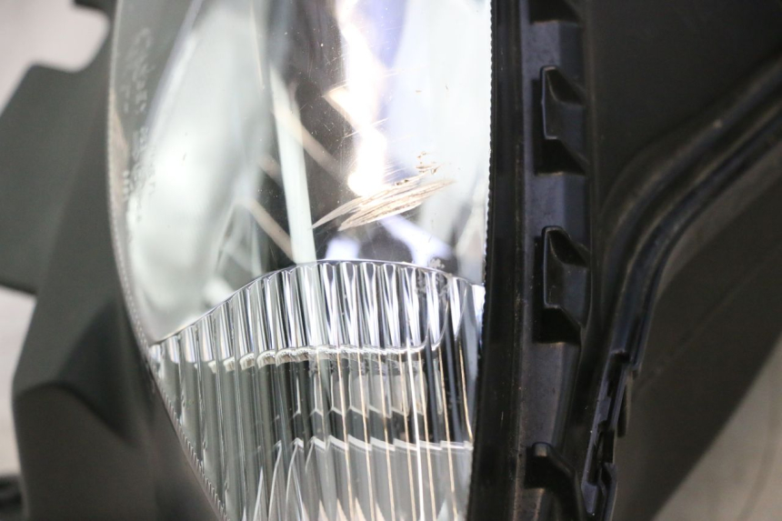 photo de VOORKOPLAMP YAMAHA FZ8 800 (2010 - 2016) - Zoom op componenten