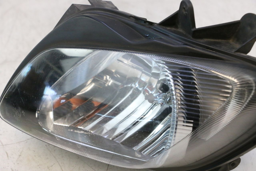 photo de LINKER VOORLICHT SUZUKI BURGMAN EXECUTIVE ABS 650 (2006 - 2012) - Bevestigingspunten