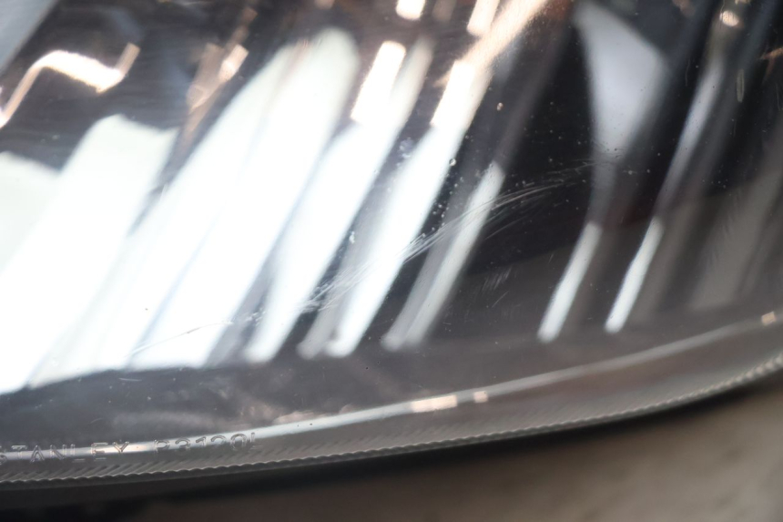 photo de LINKER VOORLICHT SUZUKI BURGMAN EXECUTIVE ABS 650 (2006 - 2012) - Zoom op gebruiksstaat