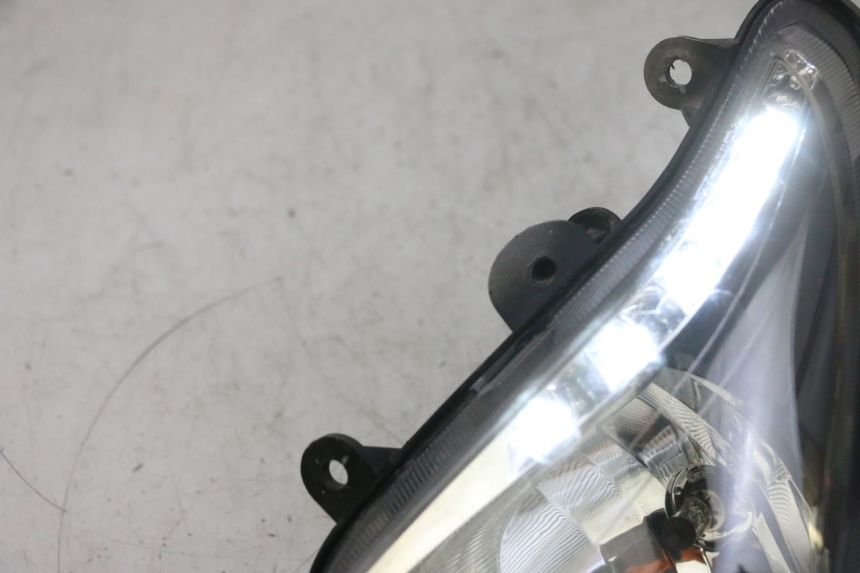 photo de LINKER VOORKOPLAMP SYM GTS EVO 125 (2009 - 2013) - Zoom op gebruiksstaat