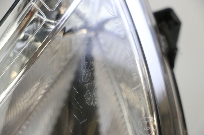 photo de LINKER VOORKOPLAMP PEUGEOT SATELIS 125 (2013 - 2018) - Markeringen en referenties