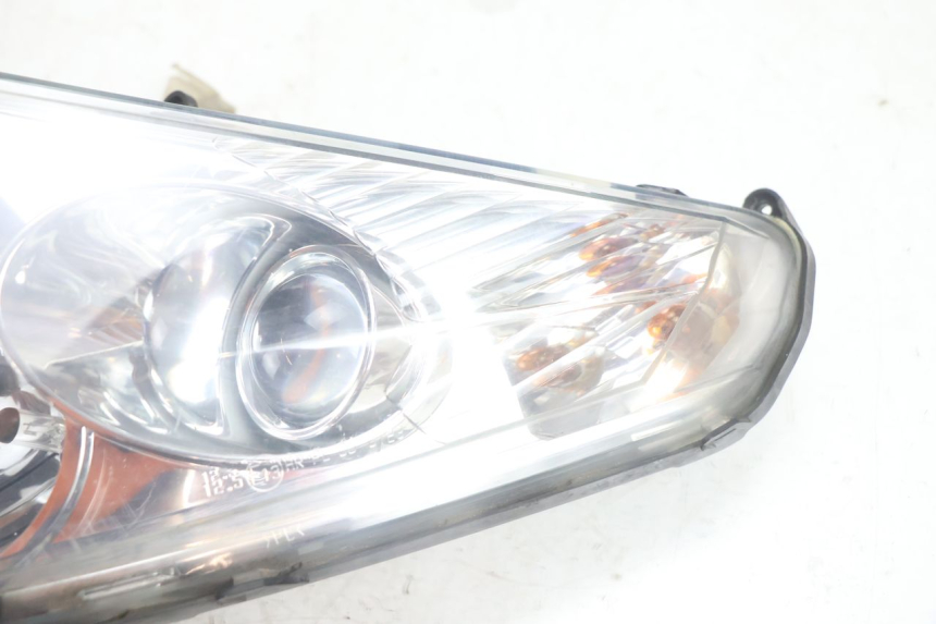 photo de LINKER VOORKOPLAMP PEUGEOT SATELIS 125 (2006 - 2009) - Andere kijkhoek