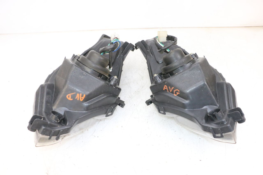 photo de VOORKOPLAMP JM MOTORS GTS 125 (2015 - 2019) - Bevestigingspunten