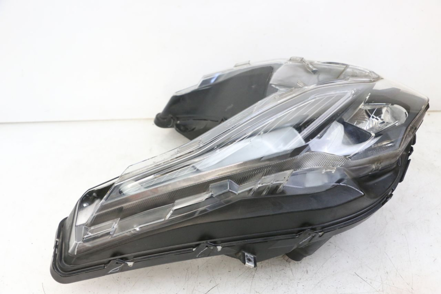photo de VOORKOPLAMP HONDA FORZA 125 (2021 - 2025) - Kenmerkende details