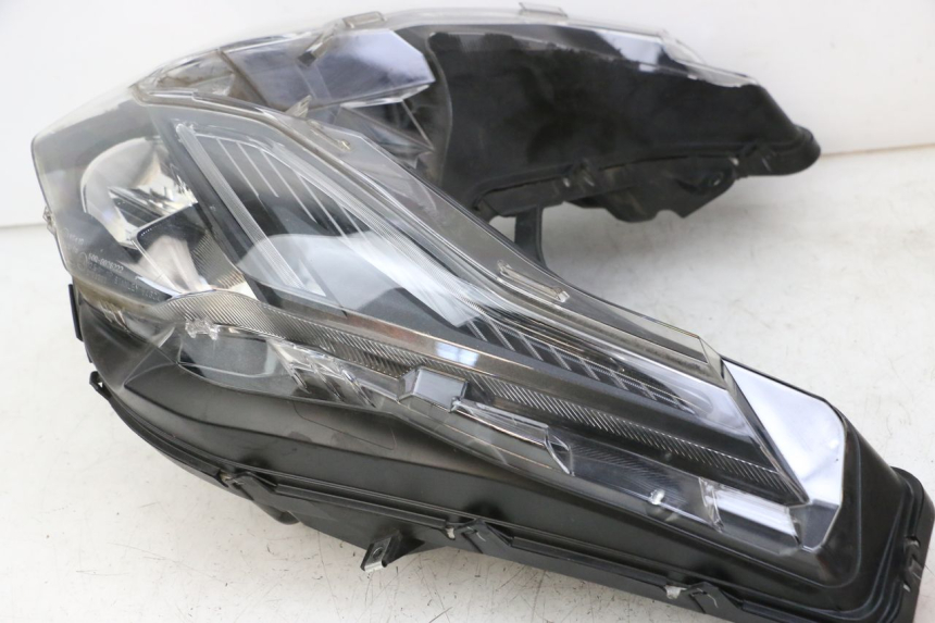 photo de VOORKOPLAMP HONDA FORZA 125 (2021 - 2025) - Detailaanzicht