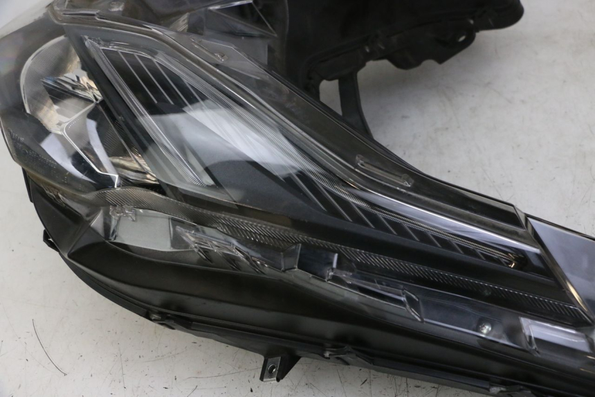 photo de VOORKOPLAMP HONDA FORZA 125 (2021 - 2025) - Bevestigingspunten