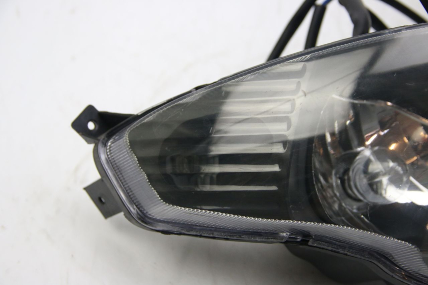 photo de KOPLAMP VOORZIJDE REVATTO IMPERATOR 125 (2007 - 2015) - Bevestigingspunten
