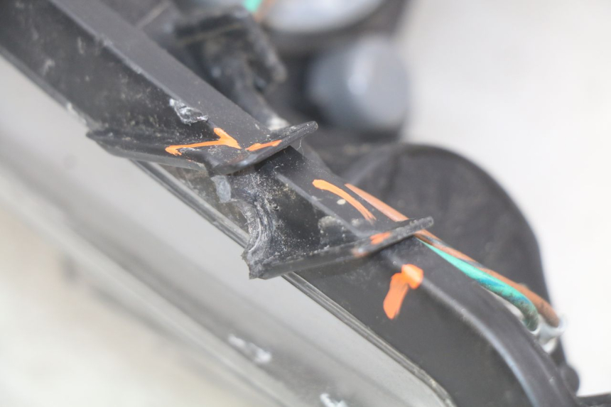 photo de VOORKOPLAMP SYM JET SPORT XR 50 (2006 - 2015) - Markeringen en referenties