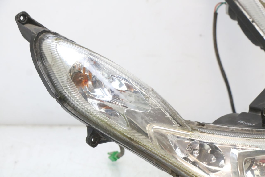 photo de VOORKOPLAMP PEUGEOT KISBEE 4T 50 (2010 - 2017) - Staat van het oppervlak