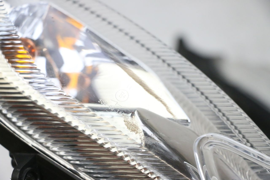 photo de VOORKOPLAMP PEUGEOT KISBEE 4T 50 (2010 - 2017) - Staat van het oppervlak