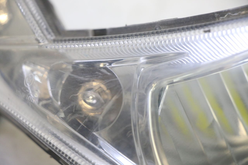 photo de VOORKOPLAMP PEUGEOT KISBEE 4T 50 (2018 - 2022) - Detail van het onderdeel