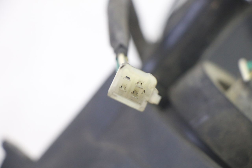 photo de VOORKOPLAMP PEUGEOT KISBEE 4T 50 (2010 - 2017) - Zoom op componenten