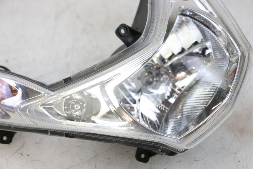 photo de VOORKOPLAMP PEUGEOT KISBEE 4T 50 (2010 - 2017) - Kenmerkende details