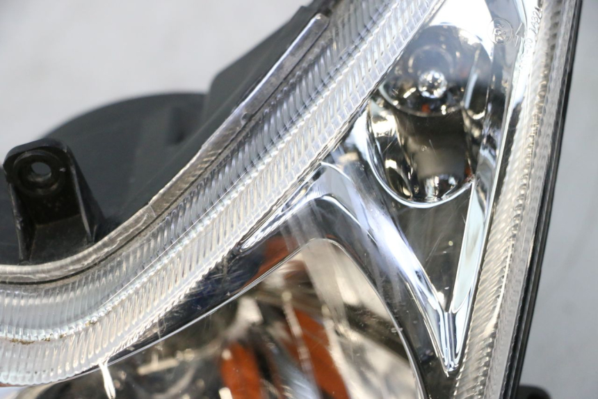 photo de VOORKOPLAMP PEUGEOT KISBEE 4T 50 (2018 - 2022) - Kenmerkende details