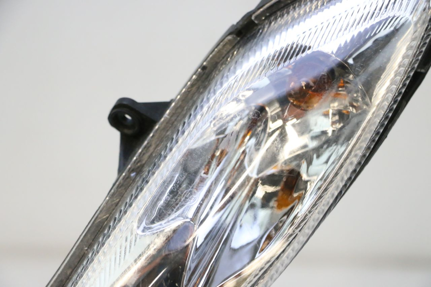 photo de VOORKOPLAMP PEUGEOT KISBEE 4T 50 (2018 - 2022) - Zoom op componenten