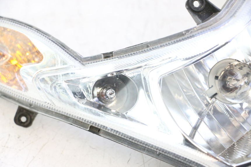photo de VOORKOPLAMP PEUGEOT KISBEE 4T 50 (2018 - 2022) - Visuele inspectie