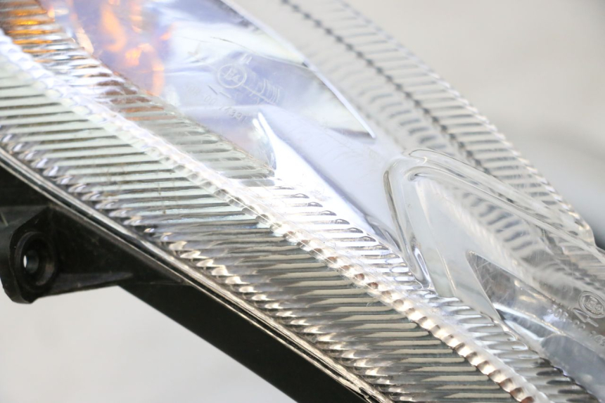 photo de VOORKOPLAMP PEUGEOT KISBEE 4T 50 (2018 - 2022) - Staat van het oppervlak